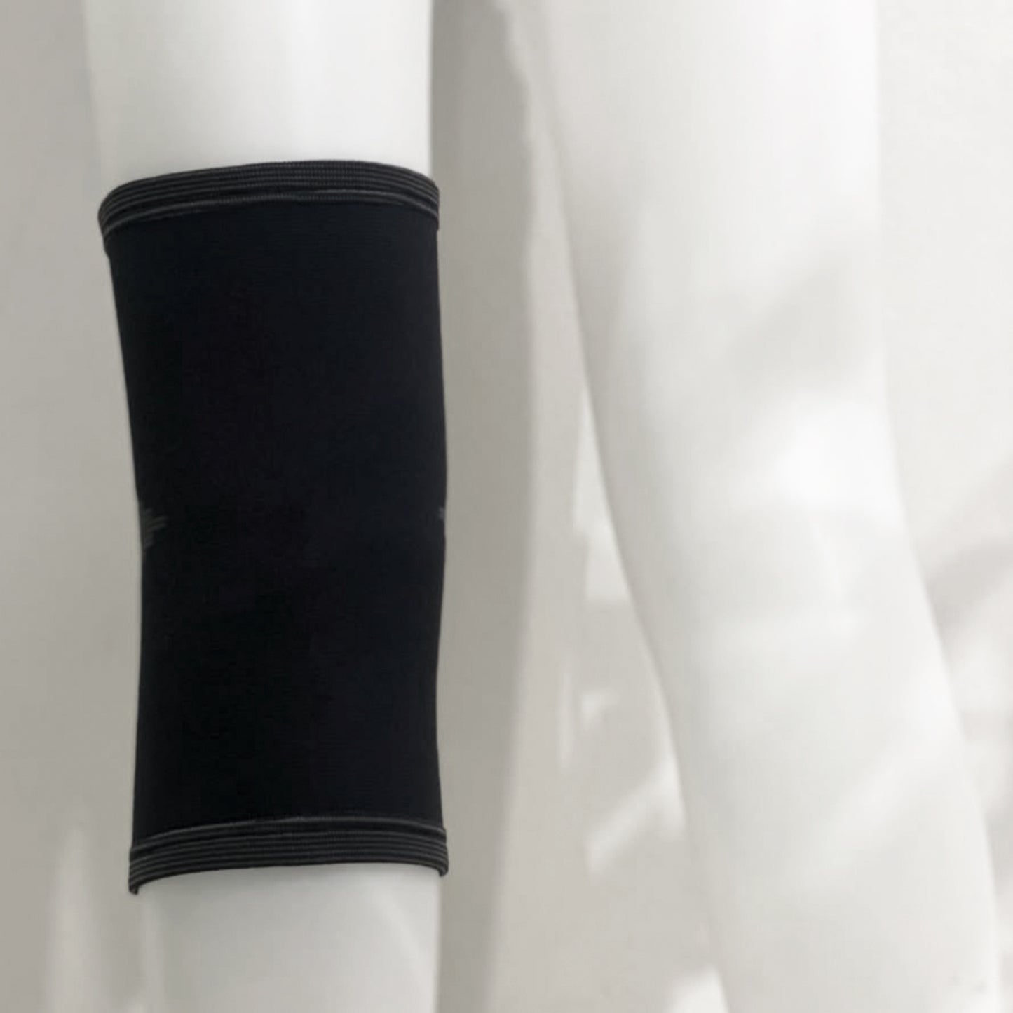 MAX SPORT Knee Support (Plain Black)