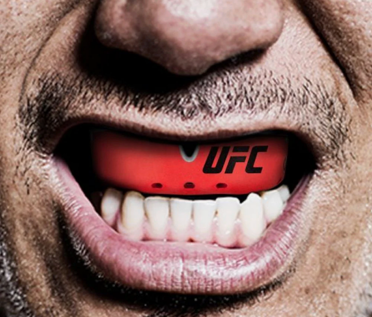 OPRO UFC Gold Mouthguard (Adult)